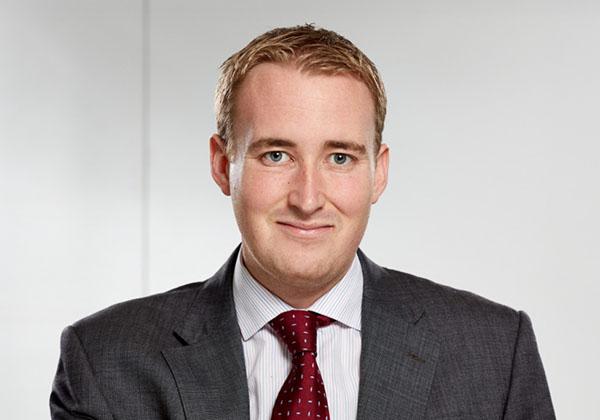 Headshot of Robert Evans